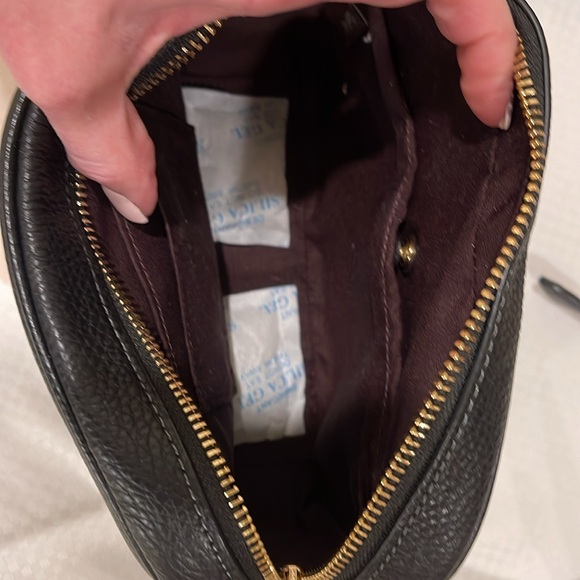 Retail $278 COACH Women’s Bag. NWT Coach Crossbody. Store bag included. - Picture 10 of 15